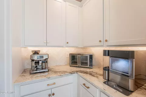 Kitchen - 9645 E Ripple Dr, Mesa, AZ 85212 photo 7 of 8