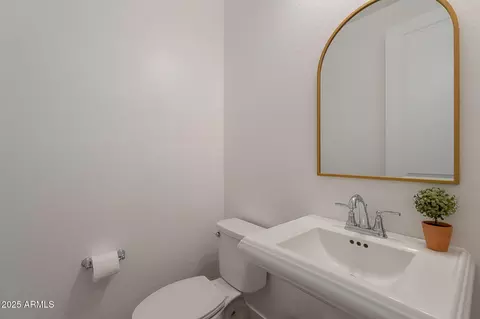 Bath - 9645 E Ripple Dr, Mesa, AZ 85212 photo 3 of 5