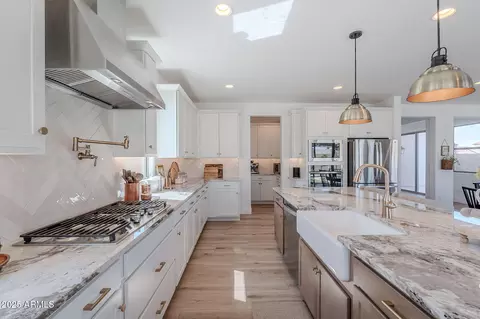 Kitchen - 9645 E Ripple Dr, Mesa, AZ 85212 photo 5 of 8