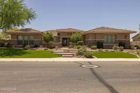 Exterior - 3119 E Bellflower Dr, Gilbert, AZ 85298 photo 3 of 15