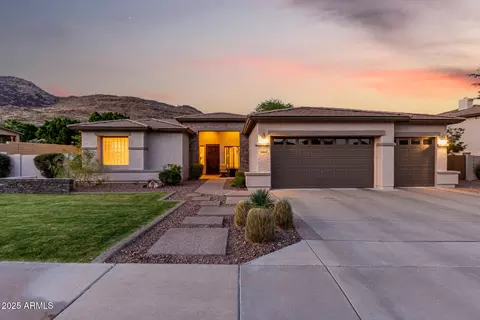 4618 W Pokeberry Ln, Phoenix, AZ 85083