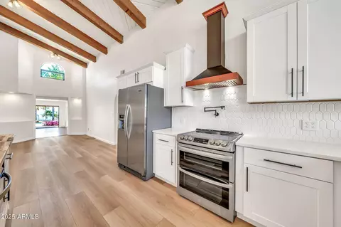 Kitchen - 4601 E Carolina Dr, Phoenix, AZ 85032 photo 2 of 6