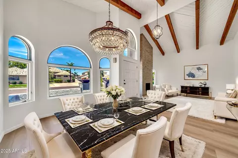 Dining - 4601 E Carolina Dr, Phoenix, AZ 85032 photo 2 of 2
