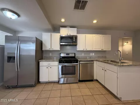 2745 E Wood St, Phoenix, AZ 85040 photo 8