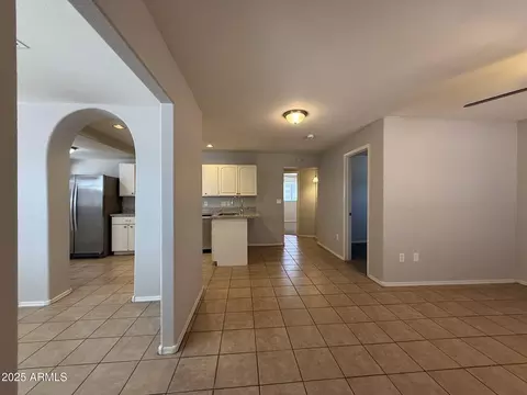 2745 E Wood St, Phoenix, AZ 85040 photo 2