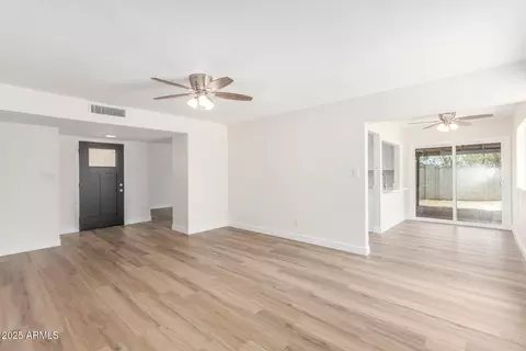 4226 W Evans Dr, Phoenix, AZ 85053 photo 4
