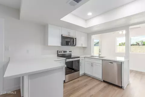 4226 W Evans Dr, Phoenix, AZ 85053 photo 9