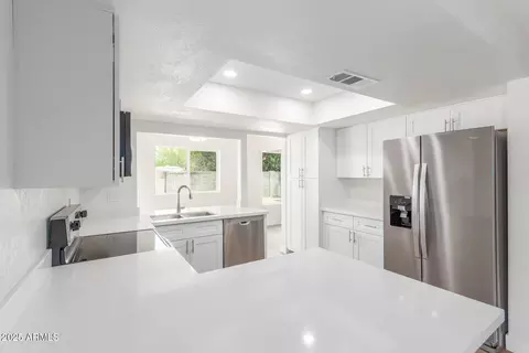 4226 W Evans Dr, Phoenix, AZ 85053 photo 8