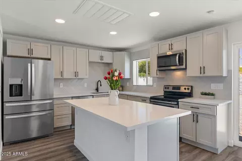 Kitchen - 2036 W Windrose Dr, Phoenix, AZ 85029 photo 2 of 4