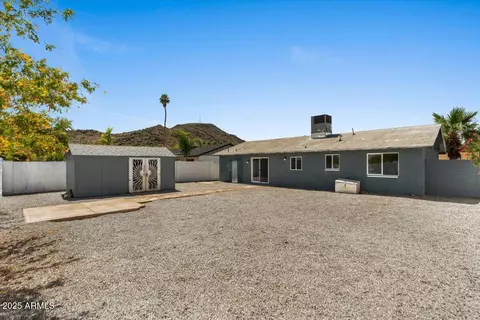 Exterior - 2036 W Windrose Dr, Phoenix, AZ 85029 photo 6 of 9