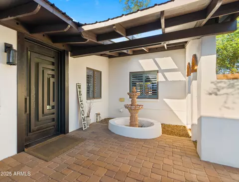 4040 E Becker Ln, Phoenix, AZ 85028 photo 5