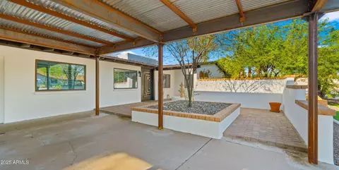 4040 E Becker Ln, Phoenix, AZ 85028 photo 4