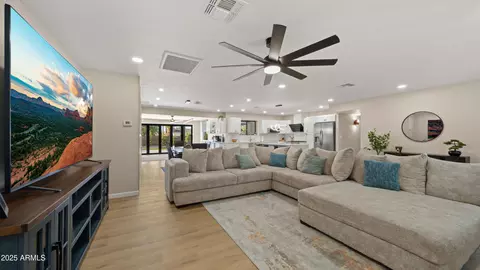 4040 E Becker Ln, Phoenix, AZ 85028 photo 18