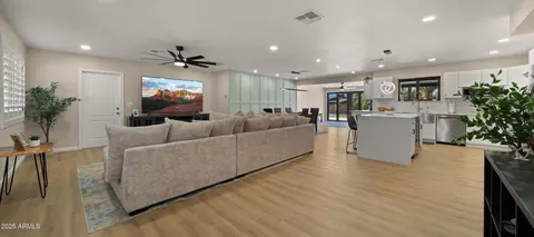 4040 E Becker Ln, Phoenix, AZ 85028 photo 7
