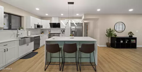 4040 E Becker Ln, Phoenix, AZ 85028 photo 9