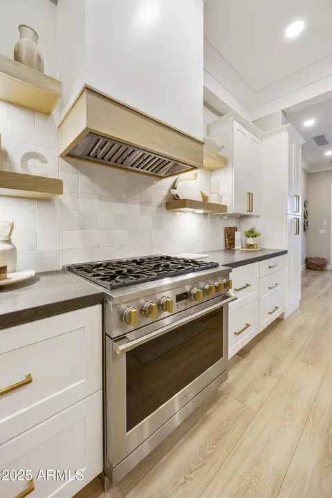 Kitchen - 2501 S Roanoke St, Gilbert, AZ 85295 photo 4 of 5
