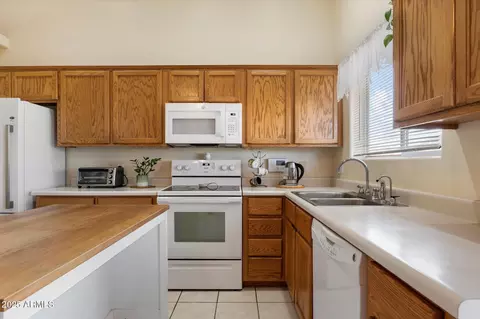 Kitchen - 481 S San Marcos Dr, Apache Junction, AZ 85120 photo 4 of 4