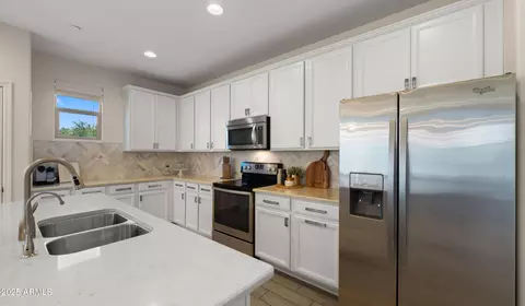 4656 E Beck Ln, Phoenix, AZ 85032 photo 8