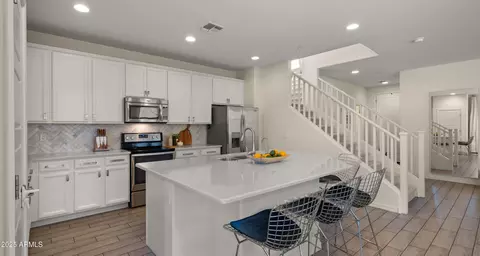 4656 E Beck Ln, Phoenix, AZ 85032 photo 6