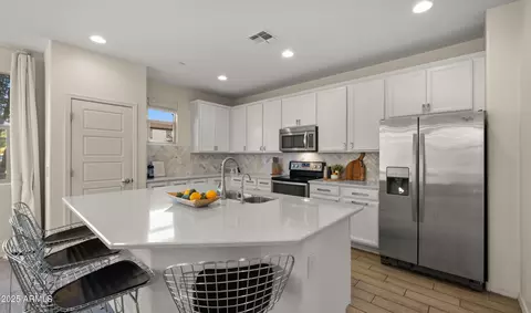 4656 E Beck Ln, Phoenix, AZ 85032 photo 7