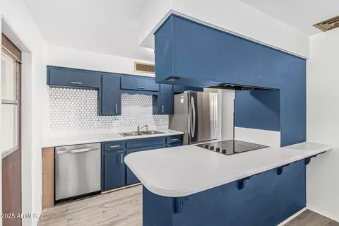 Kitchen - 2117 W 2nd St, Mesa, AZ 85201 photo 1 of 5