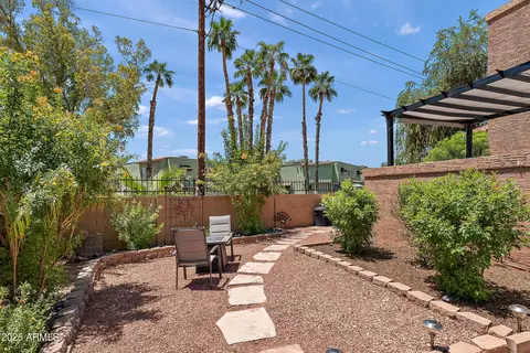 Exterior - 841 E Peoria Ave #2, Phoenix, AZ 85020 photo 4 of 11