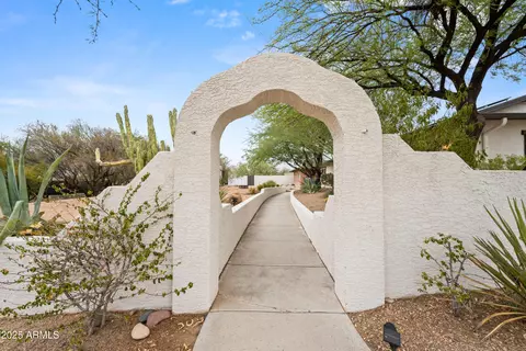 Exterior - 1044 E Irvine Rd, Phoenix, AZ 85086 photo 2 of 9