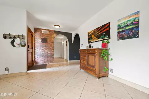 Entry Way - 1044 E Irvine Rd, Phoenix, AZ 85086 photo 2 of 2