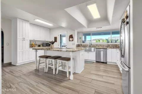 Kitchen - 1044 E Irvine Rd, Phoenix, AZ 85086 photo 3 of 3