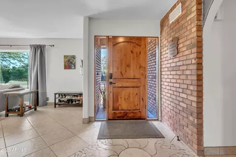 Entry Way - 1044 E Irvine Rd, Phoenix, AZ 85086 photo 1 of 2