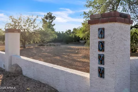 Exterior - 1044 E Irvine Rd, Phoenix, AZ 85086 photo 4 of 9