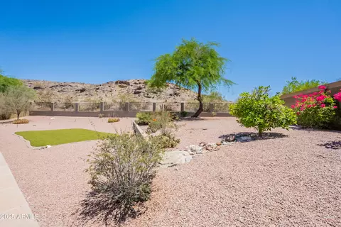Exterior - 2422 E Rockledge Rd, Phoenix, AZ 85048 photo 7 of 13