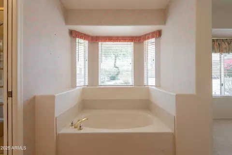 Bath - 2422 E Rockledge Rd, Phoenix, AZ 85048 photo 2 of 5