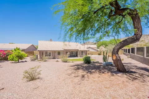 Exterior - 2422 E Rockledge Rd, Phoenix, AZ 85048 photo 9 of 13