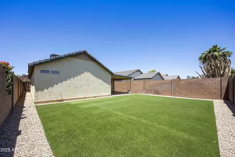 Exterior - 3011 W Salter Dr, Phoenix, AZ 85027 photo 7 of 7