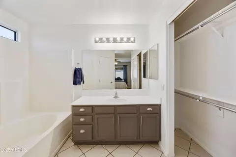 Bath - 3011 W Salter Dr, Phoenix, AZ 85027 photo 1 of 3