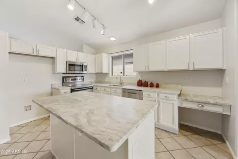 Kitchen - 3011 W Salter Dr, Phoenix, AZ 85027 photo 3 of 7