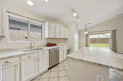Kitchen - 3011 W Salter Dr, Phoenix, AZ 85027 photo 1 of 7