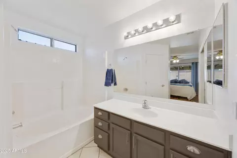 Bath - 3011 W Salter Dr, Phoenix, AZ 85027 photo 2 of 3