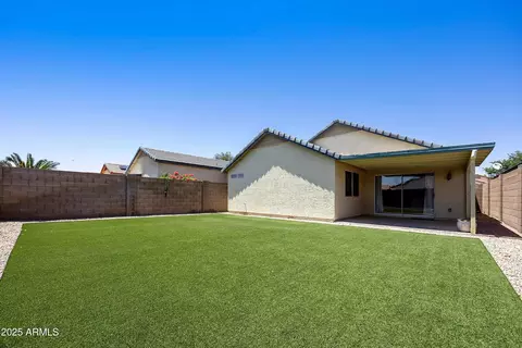 Exterior - 3011 W Salter Dr, Phoenix, AZ 85027 photo 4 of 7