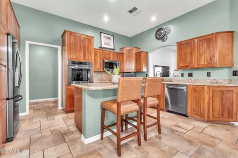 Kitchen - 2699 E Claxton Rd, Gilbert, AZ 85297 photo 4 of 5