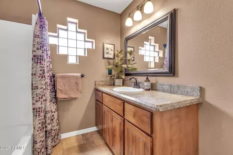 Bath - 2699 E Claxton Rd, Gilbert, AZ 85297 photo 3 of 3