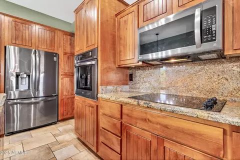 Kitchen - 2699 E Claxton Rd, Gilbert, AZ 85297 photo 2 of 5