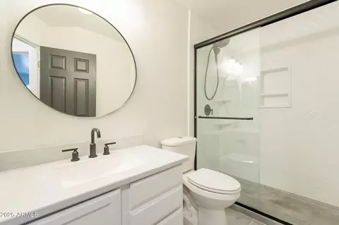 Bath - 2117 E Saltsage Dr, Phoenix, AZ 85048 photo 4 of 4