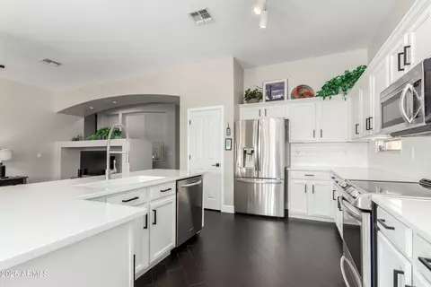 4662 S Calico Rd, Gilbert, AZ 85297 photo 11