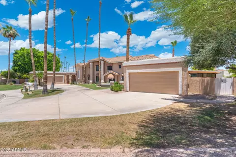 1338 E Greenway Cir, Mesa, AZ 85203