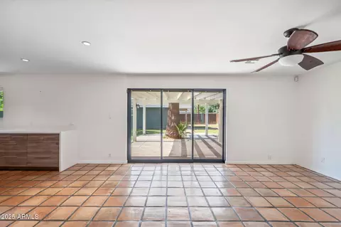 Living - 216 E Harmont Dr, Phoenix, AZ 85020 photo 2 of 8