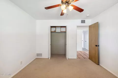 Bedroom - 216 E Harmont Dr, Phoenix, AZ 85020 photo 4 of 6