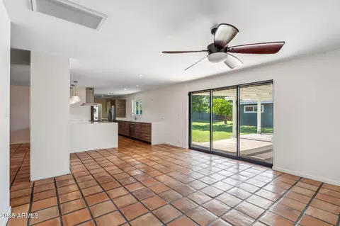 Living - 216 E Harmont Dr, Phoenix, AZ 85020 photo 4 of 8