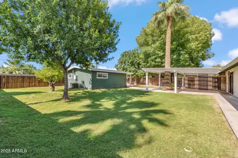 Exterior - 216 E Harmont Dr, Phoenix, AZ 85020 photo 10 of 12
